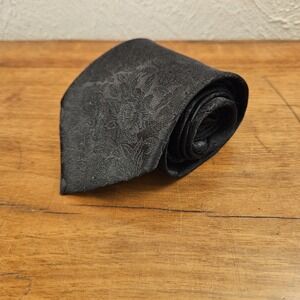 Vintage BOTANY 500 Mens Black Floral Pattern Textured Neck Tie Made In USA